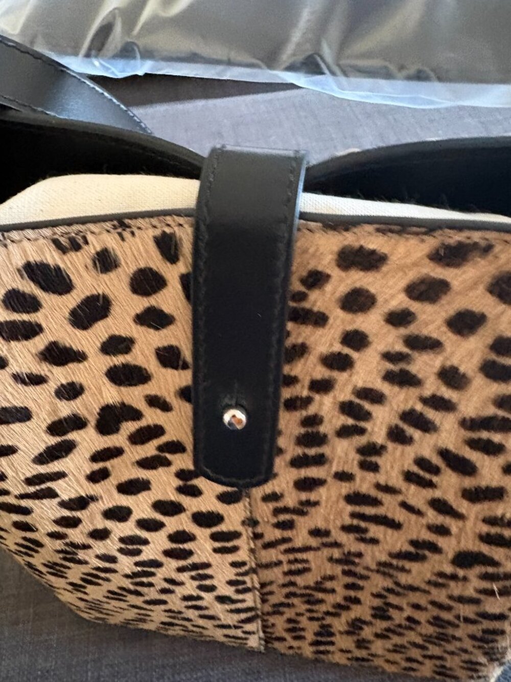 Jenni Kayne Mini Pony Hair Bucket Bag in Cheetah Print NWT - Picture 2 of 14